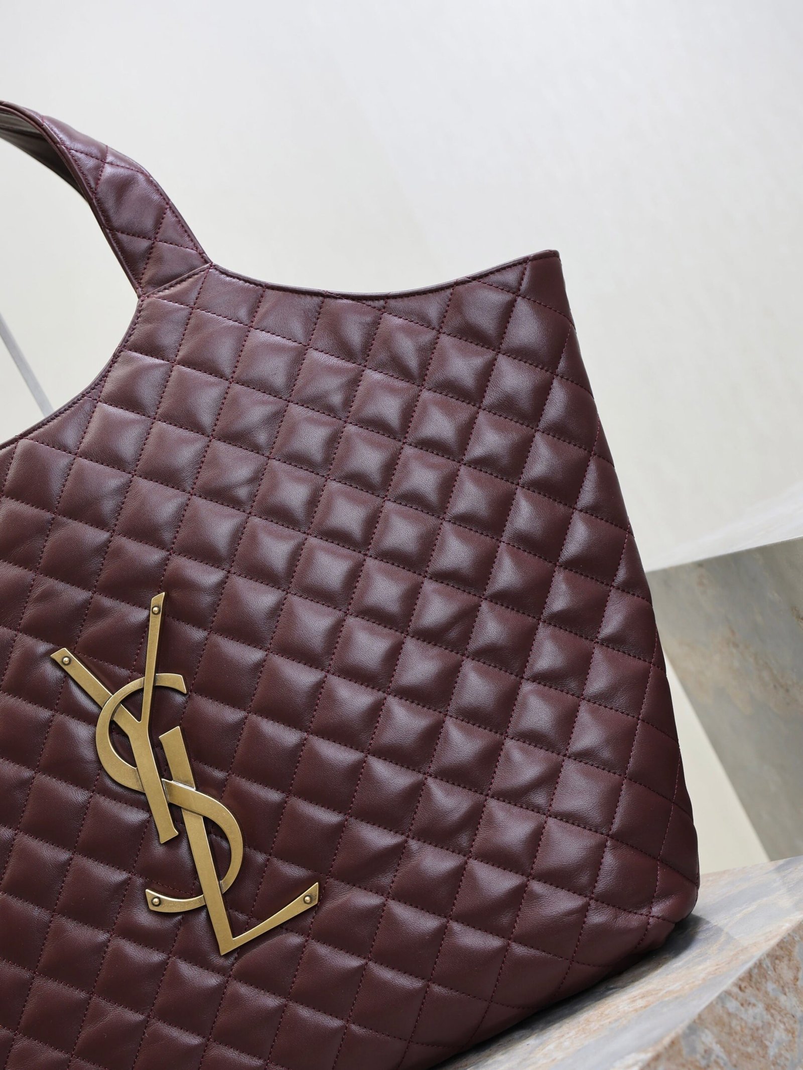 {Style No: CKGNTNSK} YSL 25S ICARE 27 IN ROUGE CABERNET QUILTED CALFSKIN GOLD HARDWRE - Image 8
