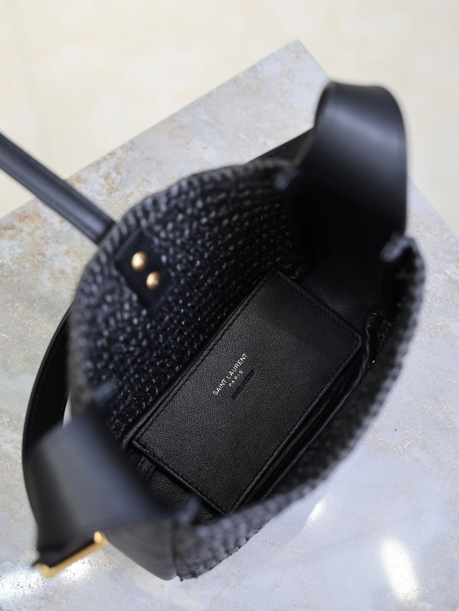 {Style No: O69S2ASI} YSL 25S LE 5 À 7 SUPPLE SMALL 16 IN BLACK RAFFIA AND LEATHER GOLD HARDWRE - Image 6