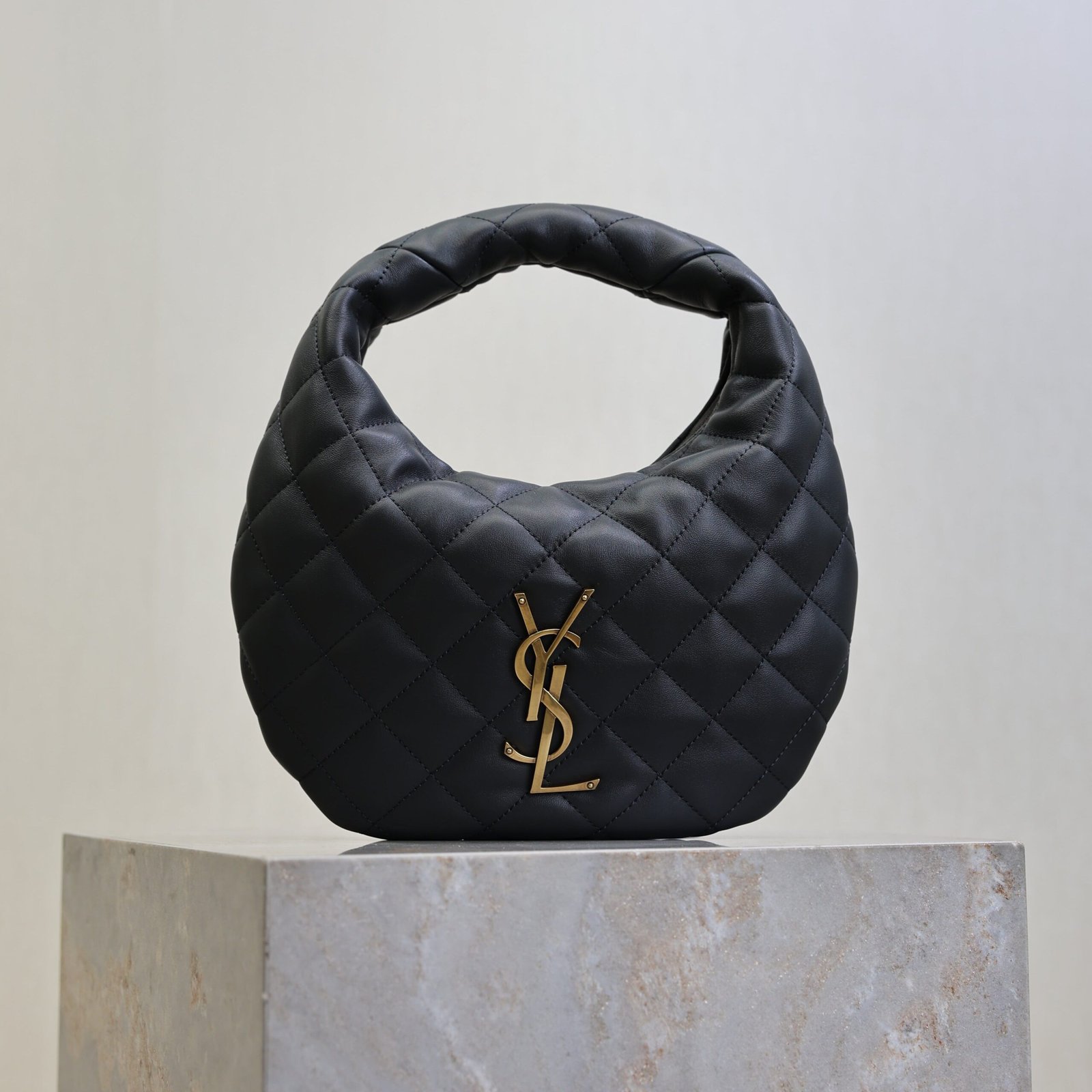 {Style No: 3KK6KAEX} YSL 25S ICARINO 17 IN BLACK QUILTED CALFSKIN GOLD HARDWARE