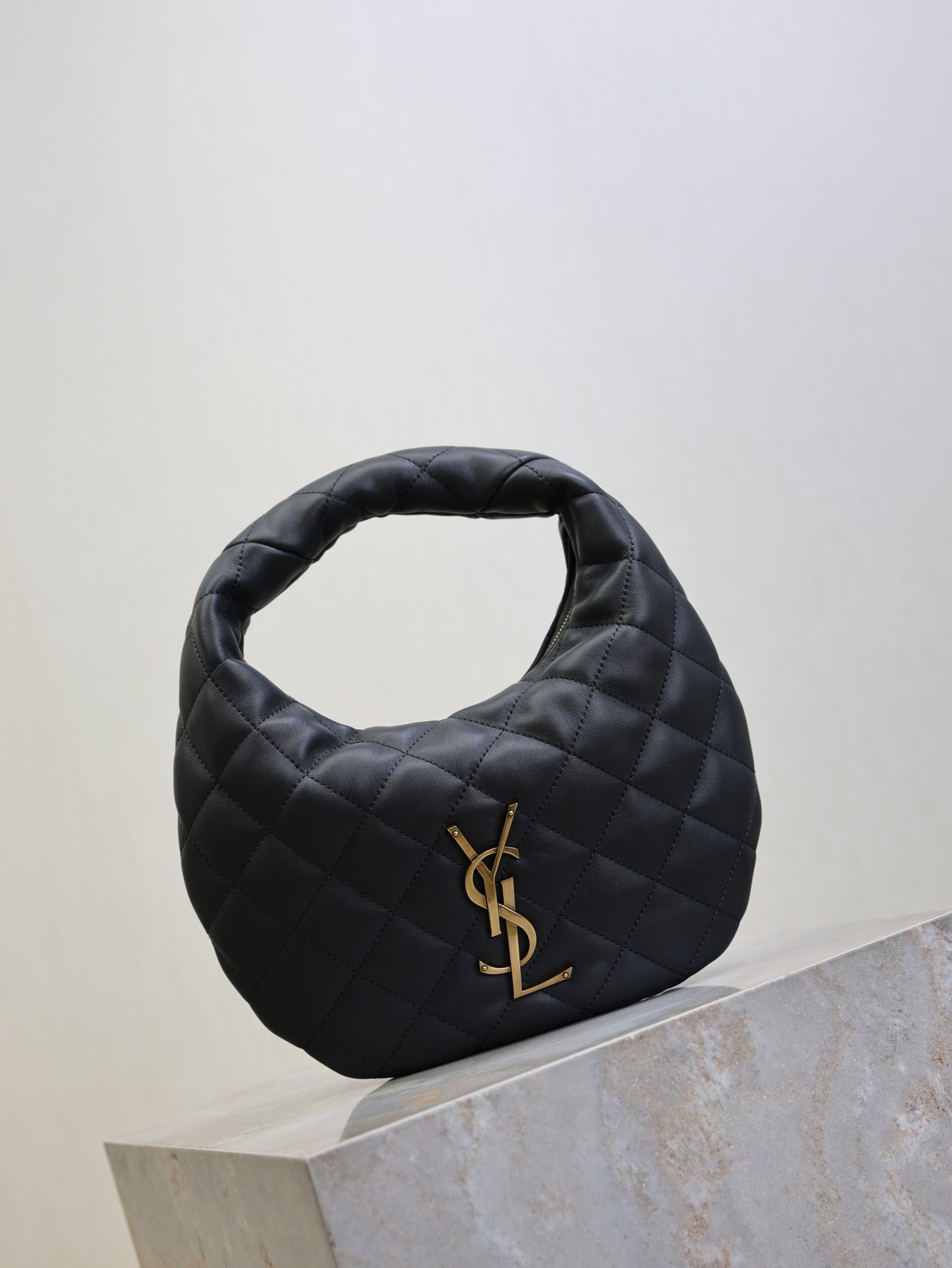 {Style No: 3KK6KAEX} YSL 25S ICARINO 17 IN BLACK QUILTED CALFSKIN GOLD HARDWARE - Image 8