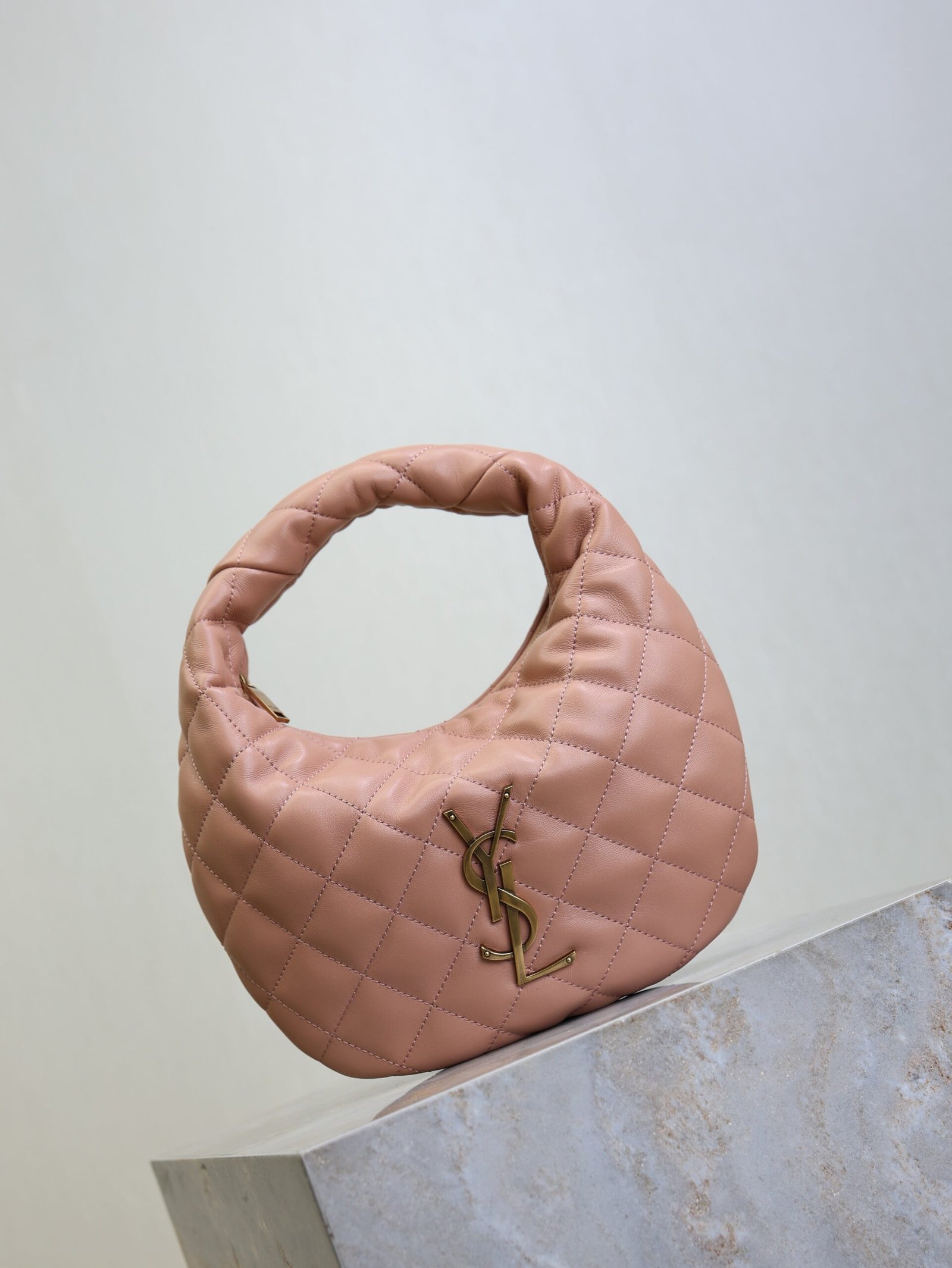 {Style No: RKIDXZYR} YSL 25S ICARINO 17 IN HORTENSIA QUILTED CALFSKIN GOLD HARDWRE - Image 7