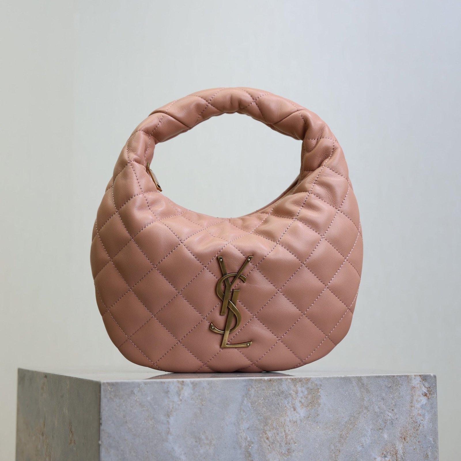 {Style No: RKIDXZYR} YSL 25S ICARINO 17 IN HORTENSIA QUILTED CALFSKIN GOLD HARDWRE