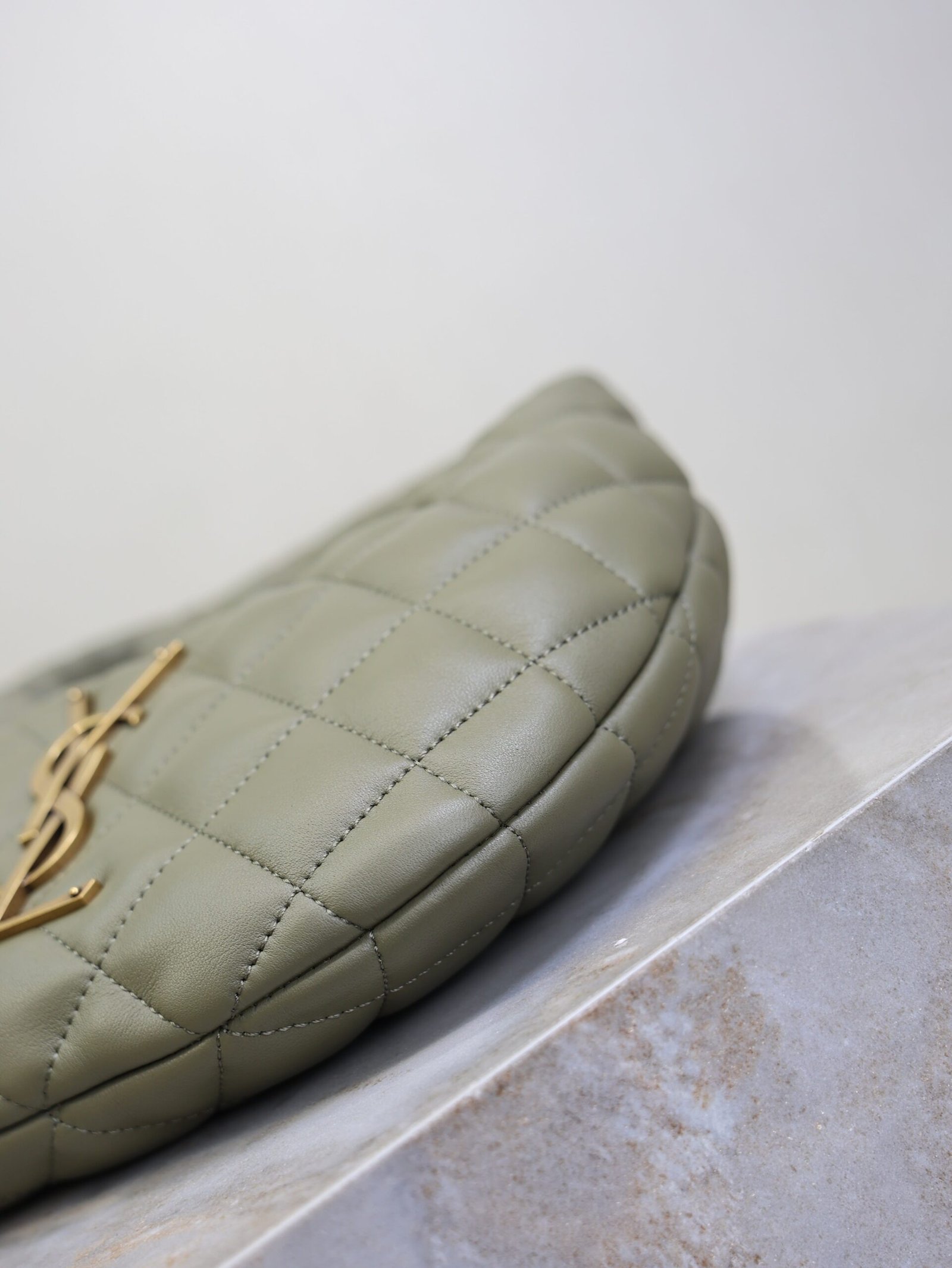 {Style No: 4YQTZ7U9} YSL 25S ICARE BABY 17 IN DARK OLIVE QUILTED CALFSKIN GOLD HARDWARE - Image 9