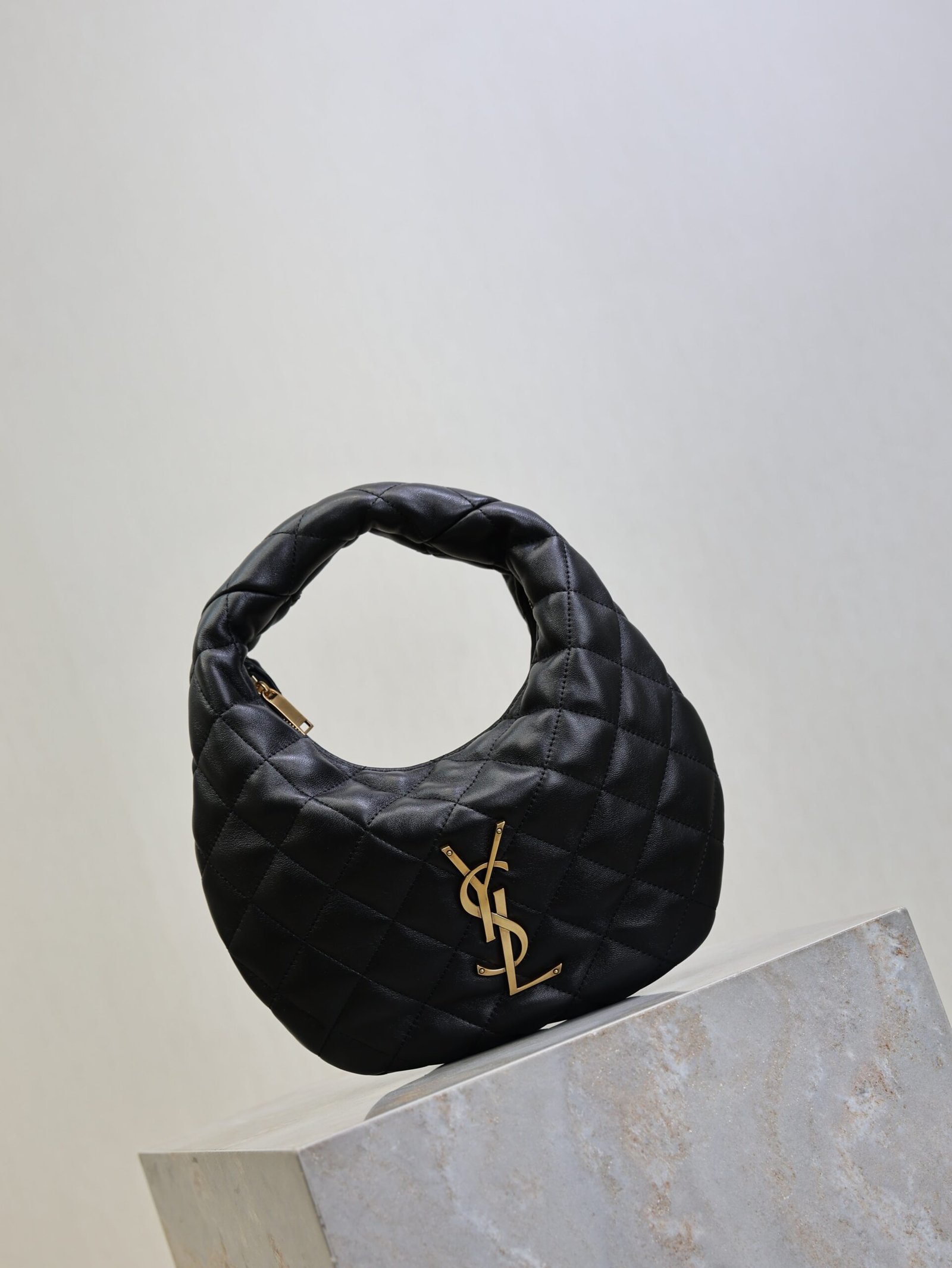 {Style No: BVFHO1HB} YSL 25S ICARE BABY 17 IN BLACK QUILTED CALFSKIN GOLD HARDWRE - Image 6