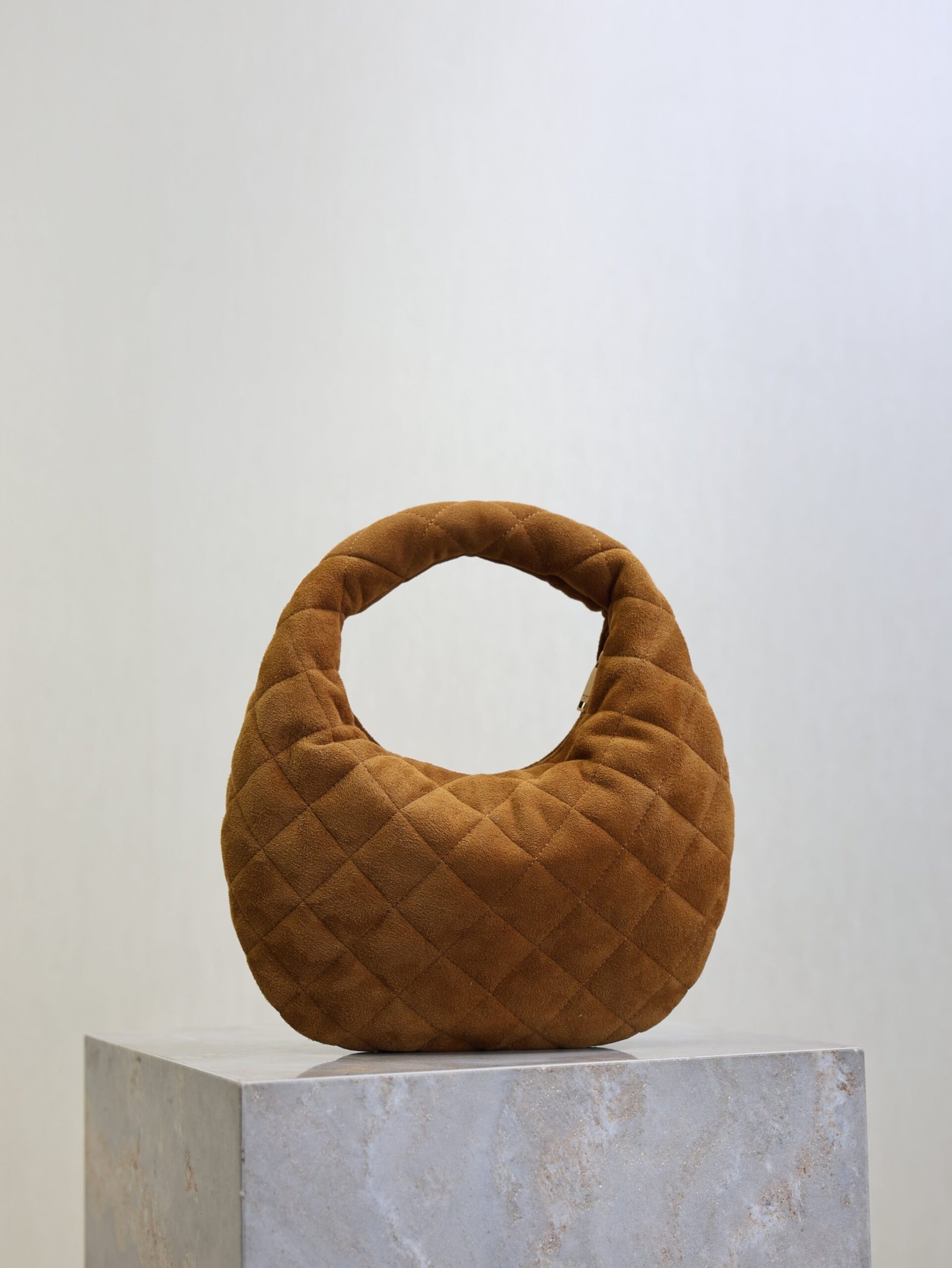 {Style No: U4WTSYTD} YSL 25S ICARINO MINI 17 IN CARAMEL QUILTED SUEDE GOLD HARDWRE - Image 2