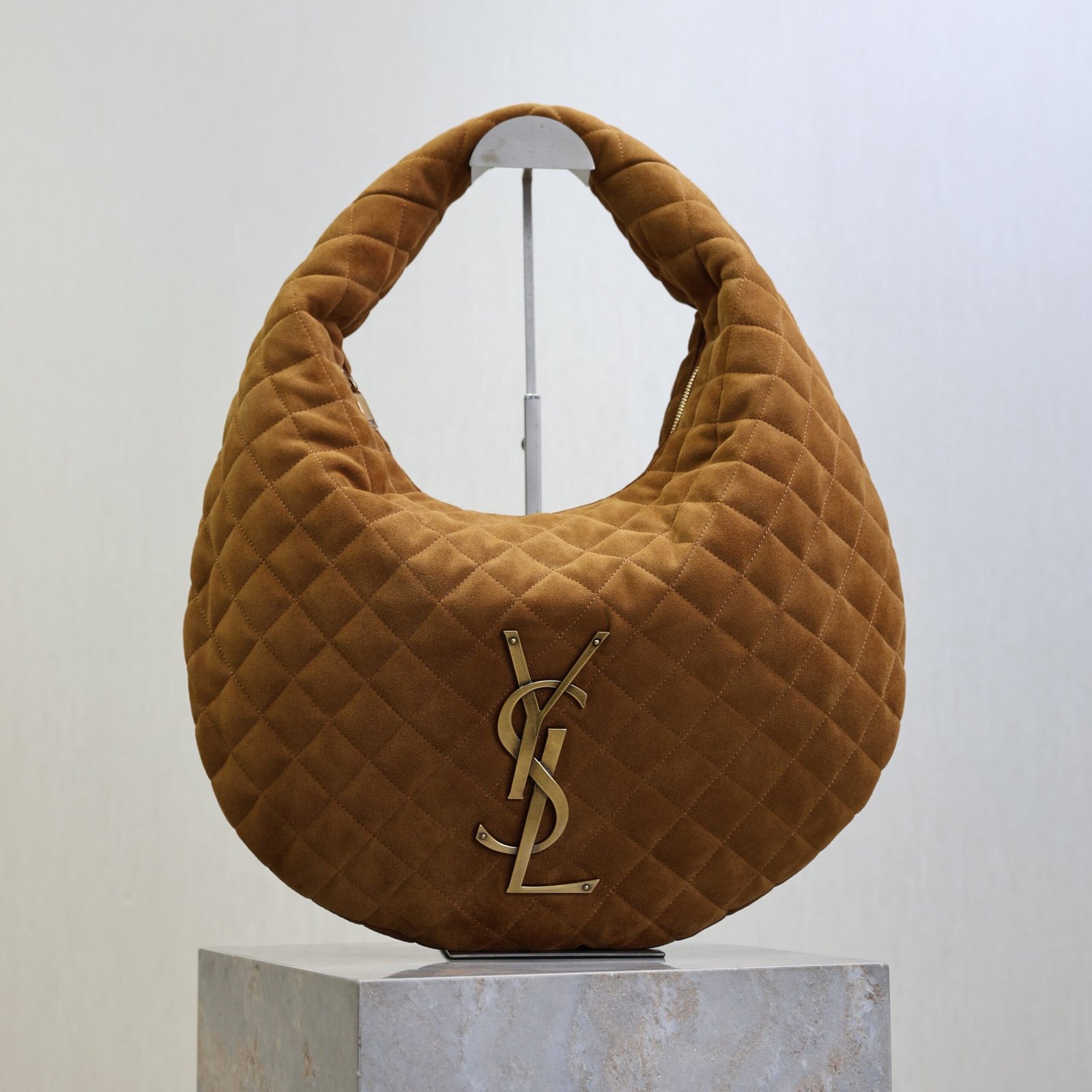{Style No: LWWO4ITJ} YSL 25S ICARINO 44 IN CARAMEL QUILTED SUEDE GOLD HARDWARE