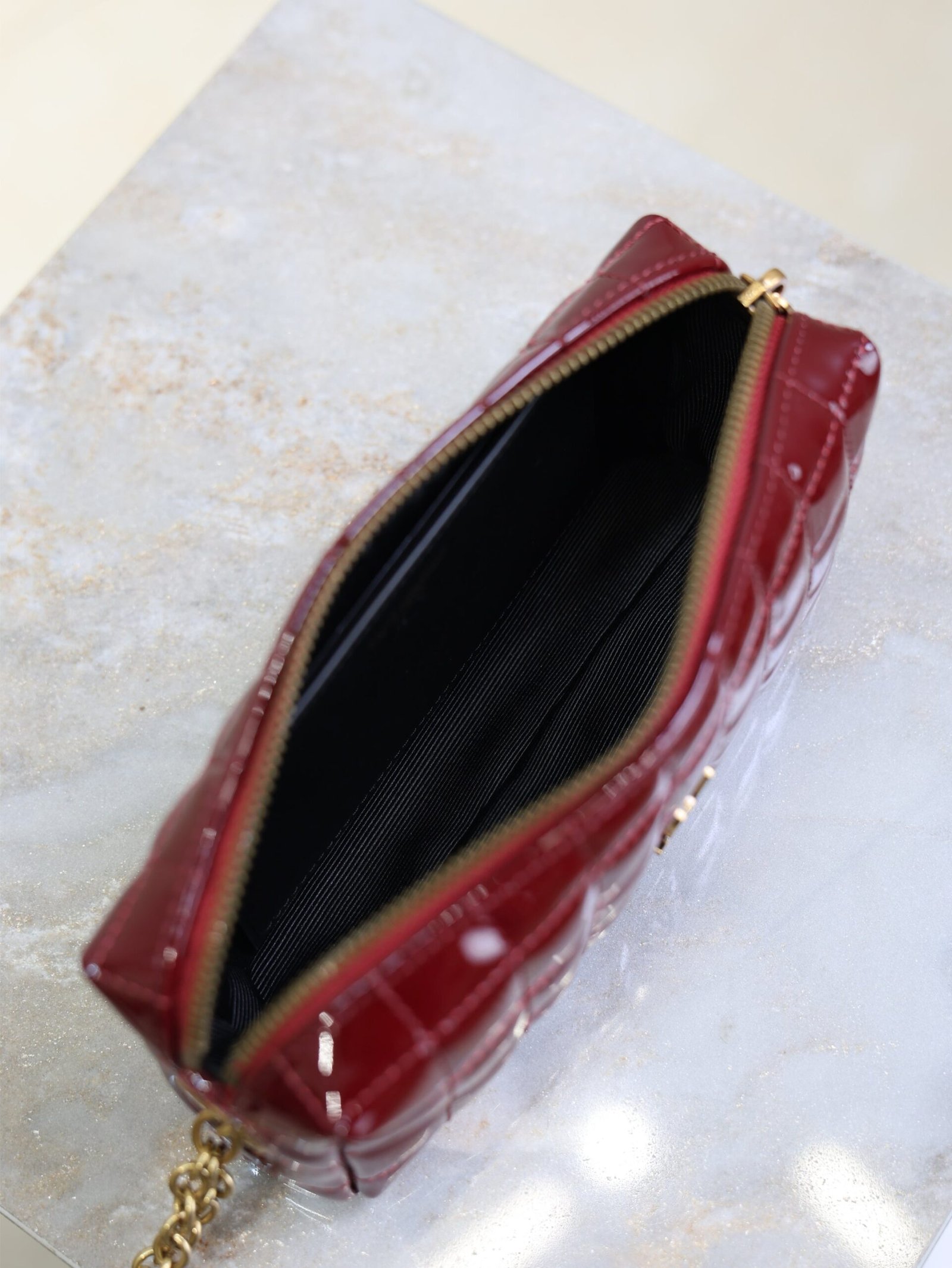 {Style No: Y7JBKPCW} YSL 25S CASSANDRE MATELASSÉ CARRÉ POUCH ON CHAIN 18 IN DARK RED WINE SHINY CALFSKIN - Image 5