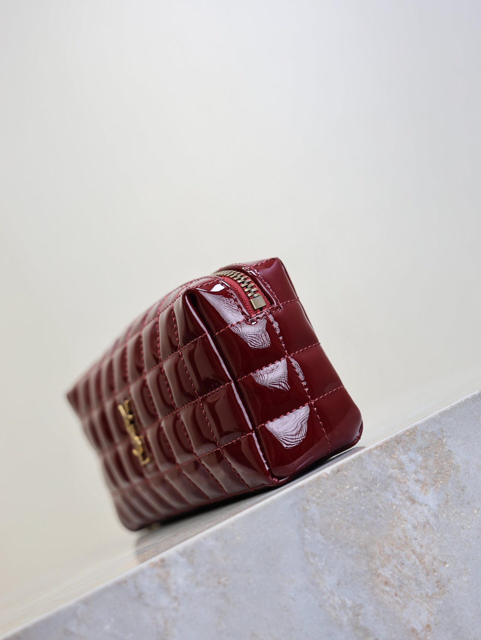 {Style No: Y7JBKPCW} YSL 25S CASSANDRE MATELASSÉ CARRÉ POUCH ON CHAIN 18 IN DARK RED WINE SHINY CALFSKIN - Image 7