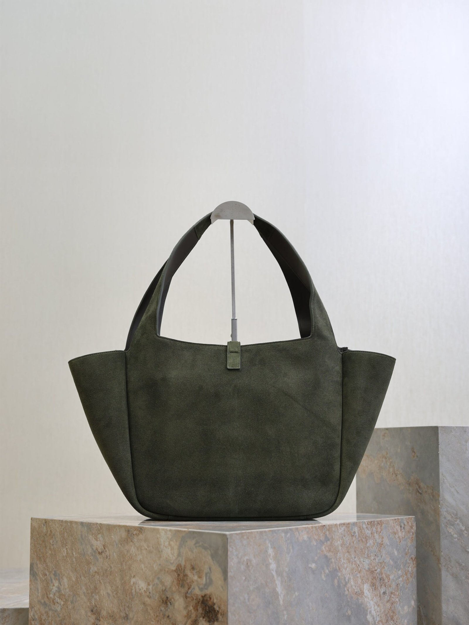 {Style No: M8KR4RY3} YSL 25S LE 5 À 7 BEA 50 IN DARK OLIVE SUEDE GOLD HARDWARE - Image 2