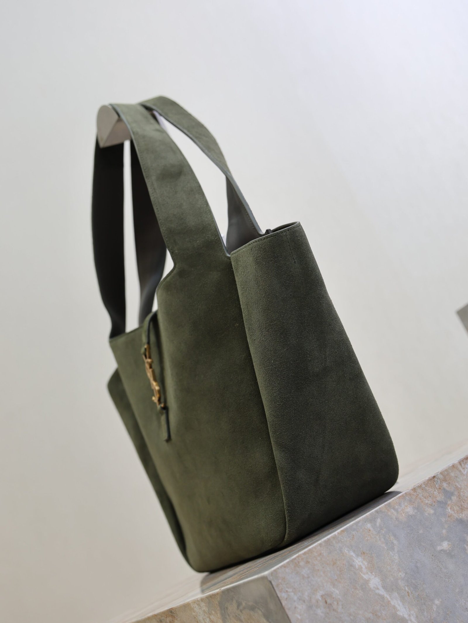 {Style No: M8KR4RY3} YSL 25S LE 5 À 7 BEA 50 IN DARK OLIVE SUEDE GOLD HARDWARE - Image 6