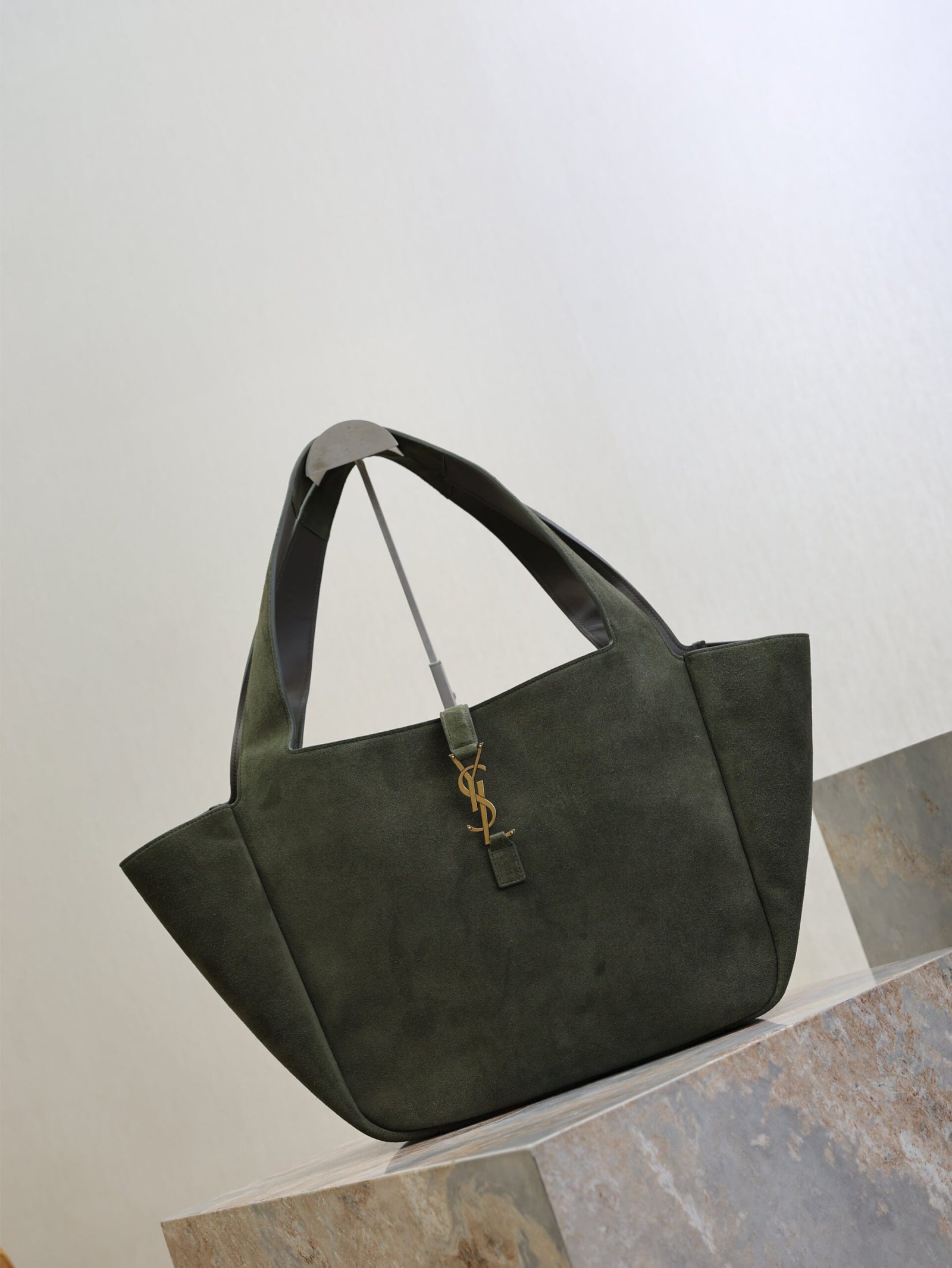 {Style No: M8KR4RY3} YSL 25S LE 5 À 7 BEA 50 IN DARK OLIVE SUEDE GOLD HARDWARE - Image 7
