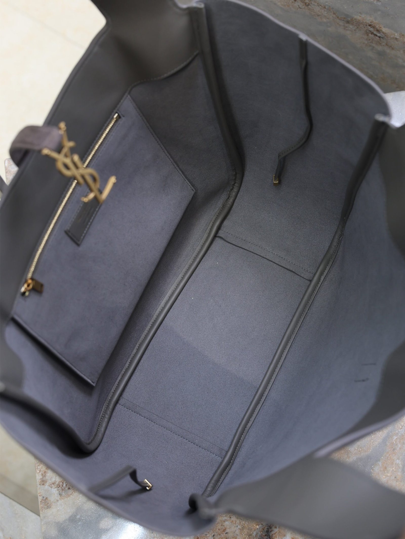 {Style No: 59HC2SMY} YSL 25S LE 5 À 7 BEA 50 IN DARK GRAY SUEDE GOLD HARDWRE - Image 5