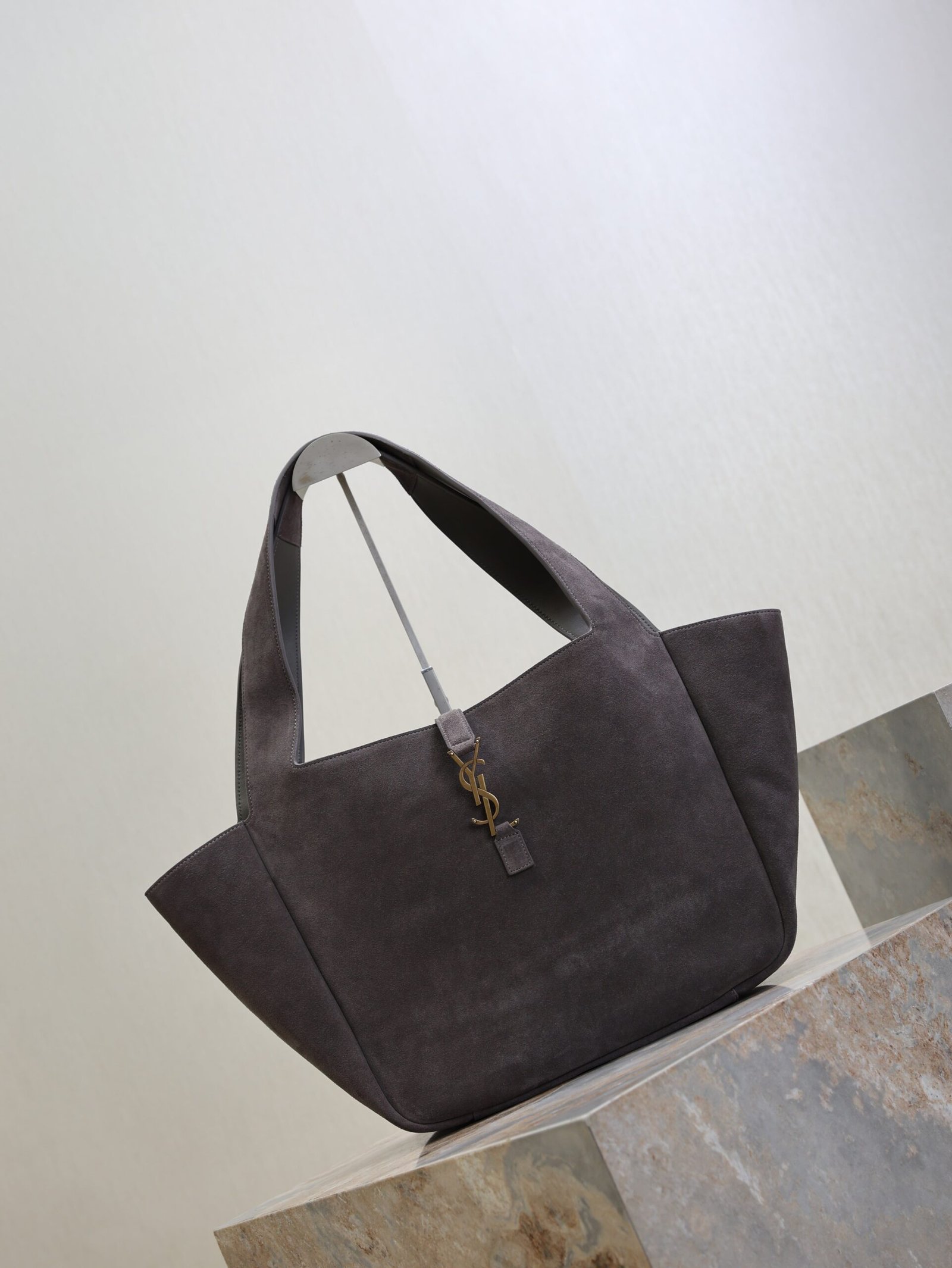 {Style No: 59HC2SMY} YSL 25S LE 5 À 7 BEA 50 IN DARK GRAY SUEDE GOLD HARDWRE - Image 6
