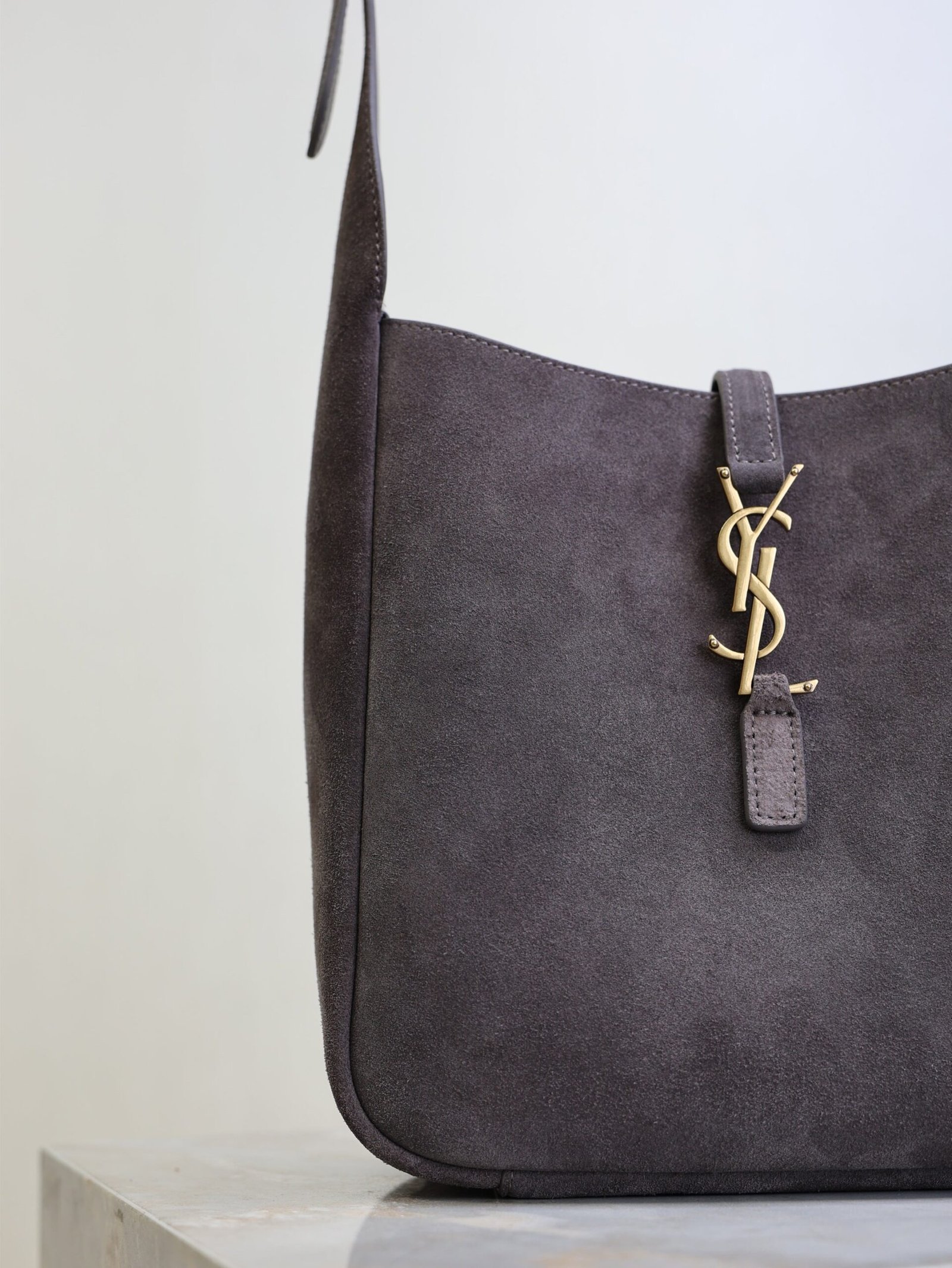 {Style No: FJAQD6AG} YSL 25S LE 5 À 7 SUPPLE SMALL 23 IN DARK GRAY SUEDE GOLD HARDWRE - Image 3