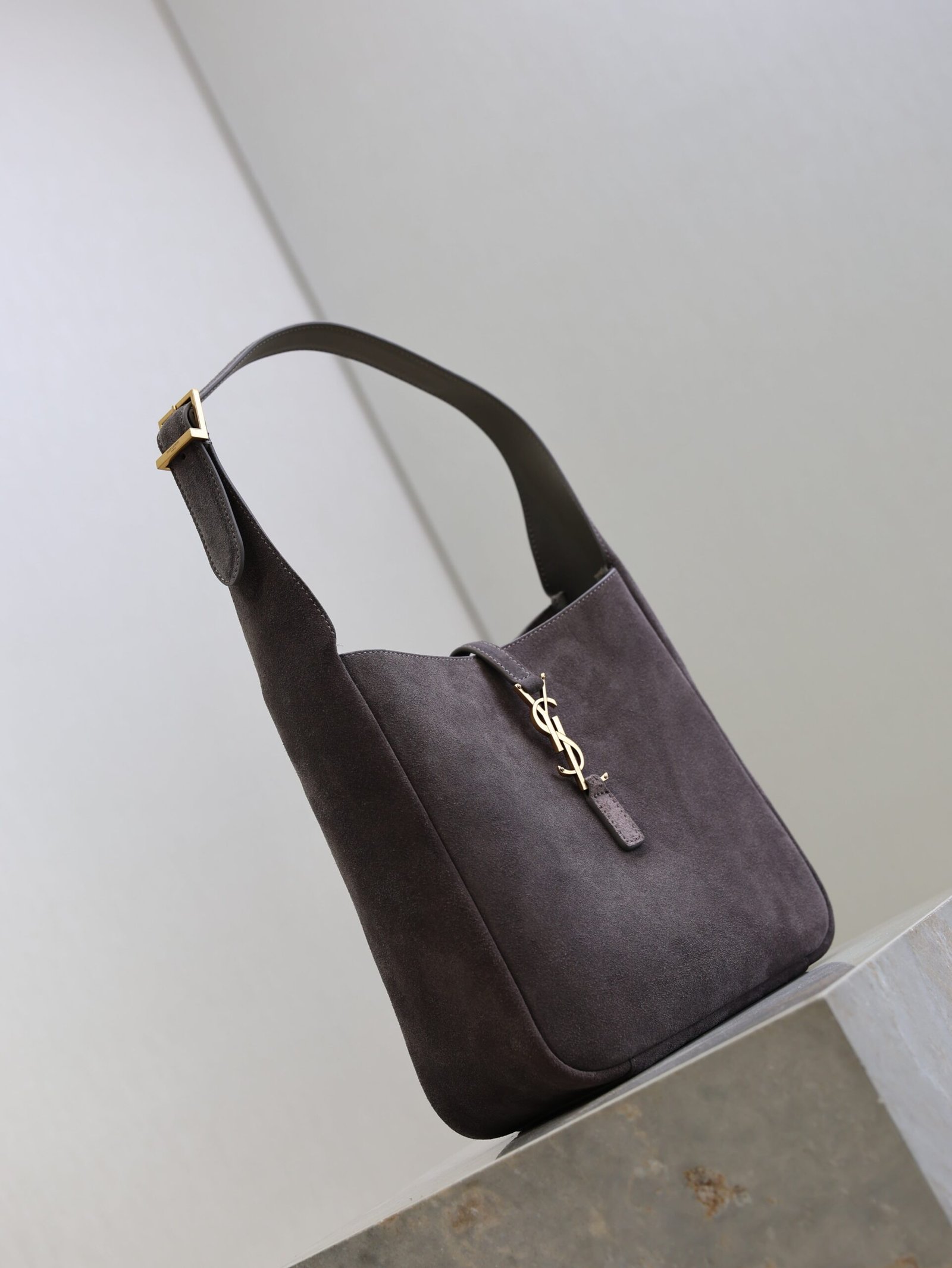 {Style No: FJAQD6AG} YSL 25S LE 5 À 7 SUPPLE SMALL 23 IN DARK GRAY SUEDE GOLD HARDWRE - Image 7