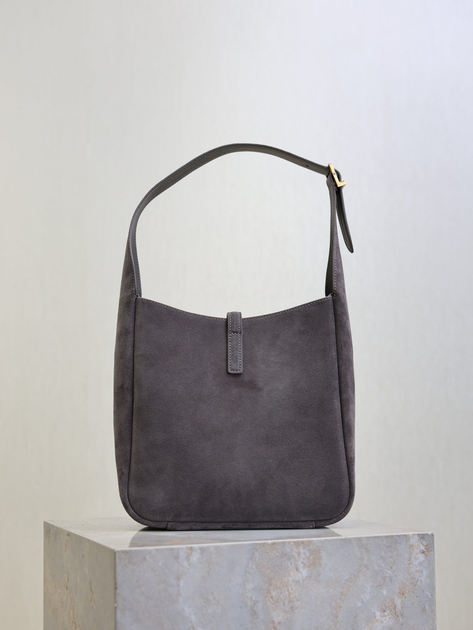{Style No: FJAQD6AG} YSL 25S LE 5 À 7 SUPPLE SMALL 23 IN DARK GRAY SUEDE GOLD HARDWRE - Image 2