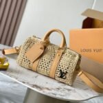 {Style No: ZUSKH8TS} KEEPALL BANDOULIÈRE 25 IN BEIGE CROCHETED RAFFIA AND CALFSKIN TRIM