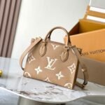 {Style No: YJ8GJ44Q} ONTHEGO PM 25 IN MILK TEA MONOGRAM IMPREINTE LEATHER