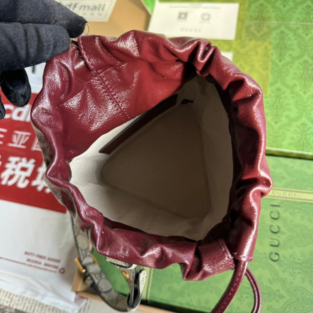 {Style No: WG9ZY93I} BUCKET BAG 18 IN BURGUNDY RED CANVAS AND CALFSKIN GOLD HARDWARE - Image 8