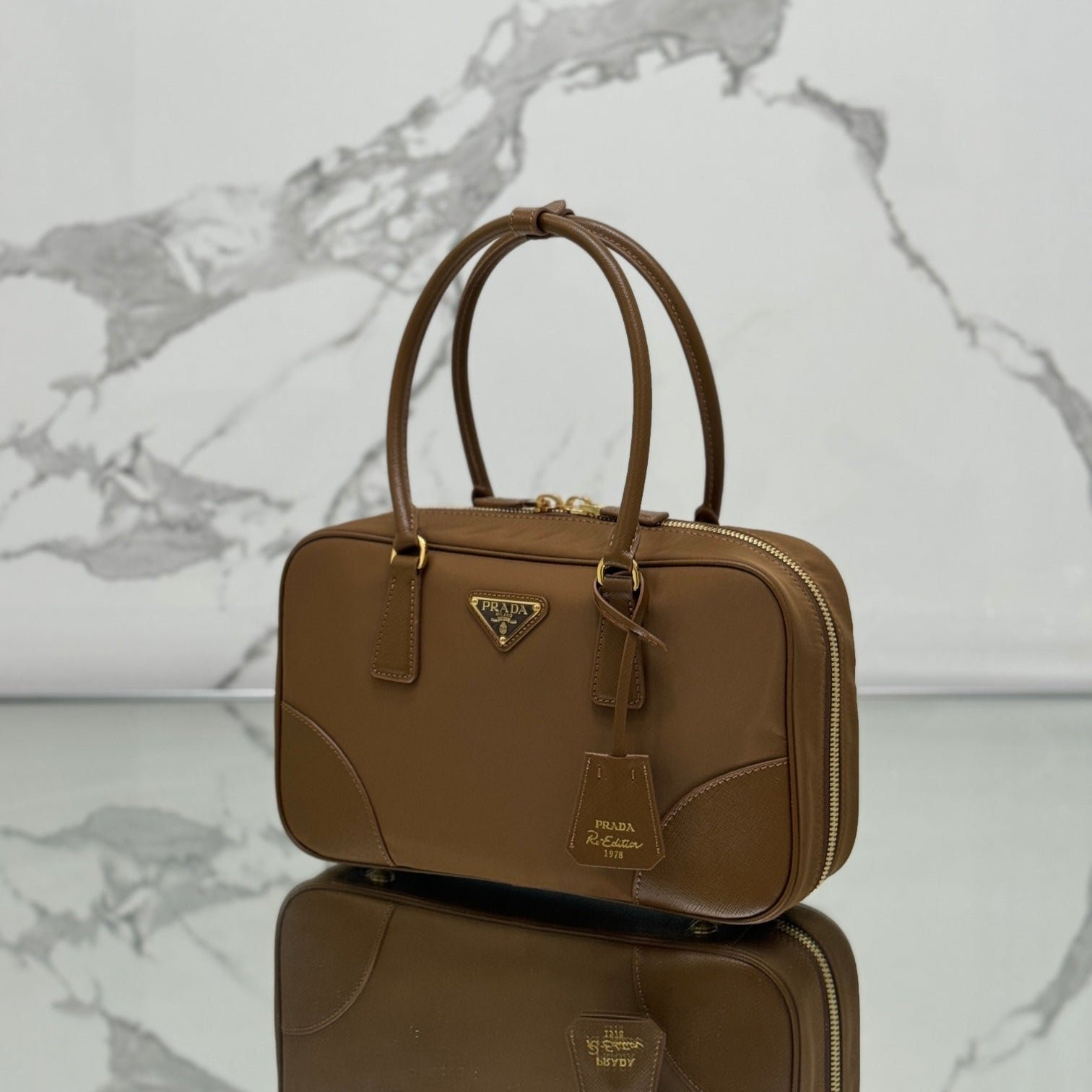{Style No: B947K4ZA} MEDIUM TOP HANDLE BAG 30 IN CHERRY WOOD NYLON AND CALFSKIN TRIM