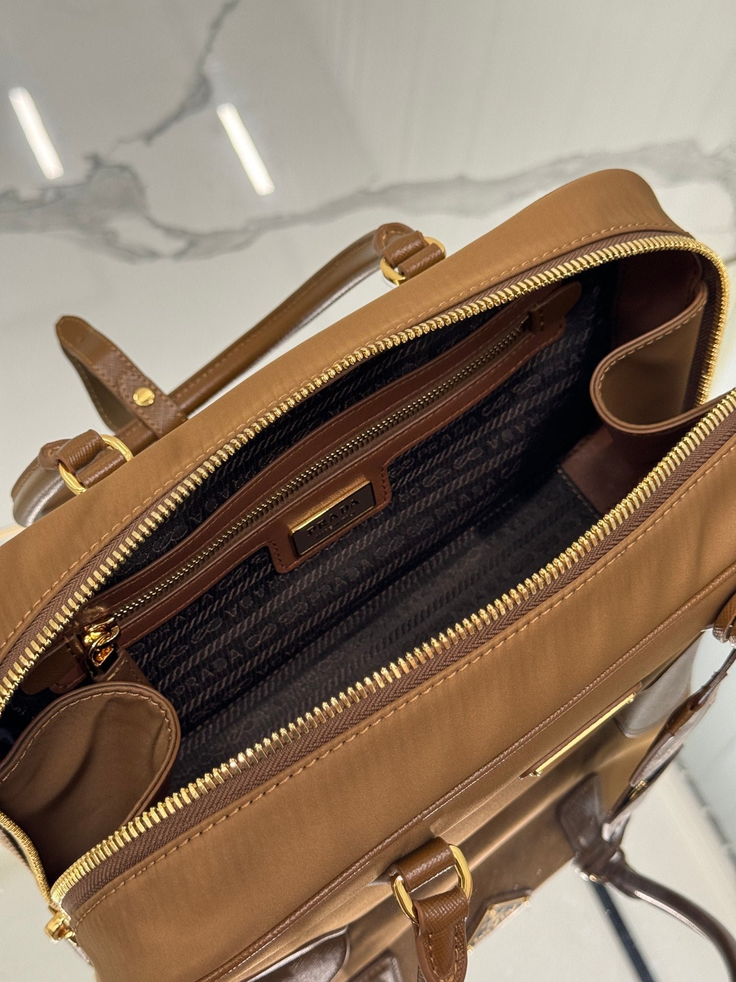 {Style No: B947K4ZA} MEDIUM TOP HANDLE BAG 30 IN CHERRY WOOD NYLON AND CALFSKIN TRIM - Image 5