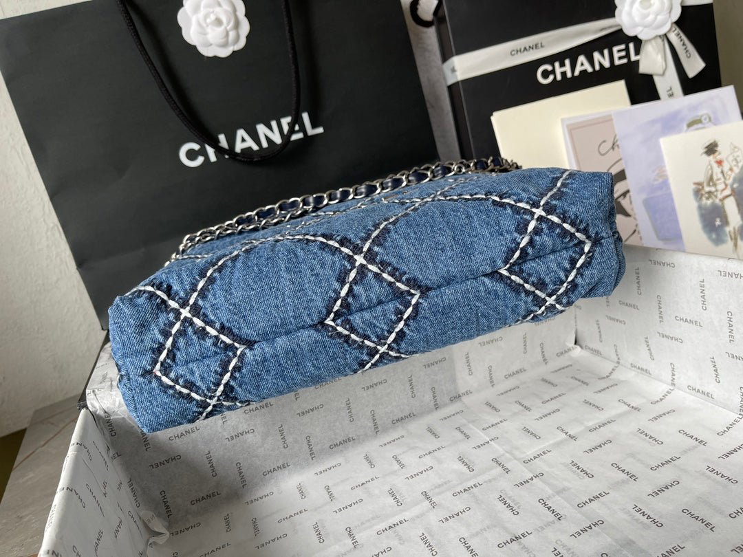 {Style No: FCTTMR19} CC MEDIUM 37 CROSSBODY BAG IN BLUE DENIM WITH CHAIN - Image 8