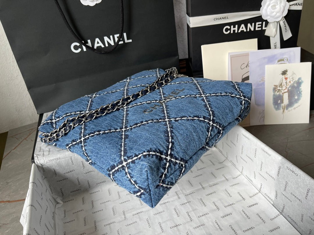 {Style No: FCTTMR19} CC MEDIUM 37 CROSSBODY BAG IN BLUE DENIM WITH CHAIN - Image 7
