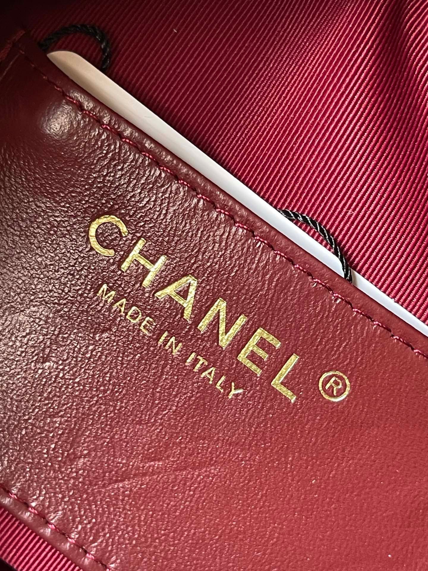 {Style No: 5GZMVTFY} CAMERA BAG 18 IN RED QUILTED LAMBSKIN DOUBLE C GOLD COIN - Image 3