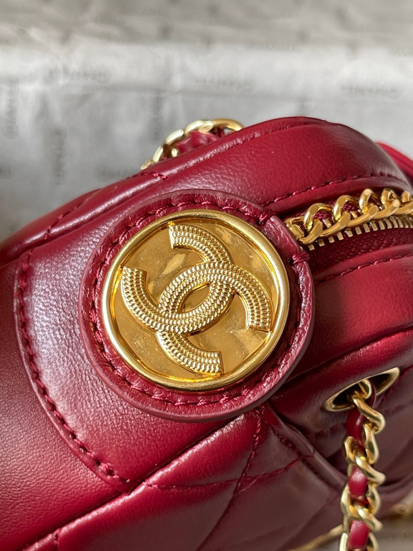 {Style No: 5GZMVTFY} CAMERA BAG 18 IN RED QUILTED LAMBSKIN DOUBLE C GOLD COIN - Image 7