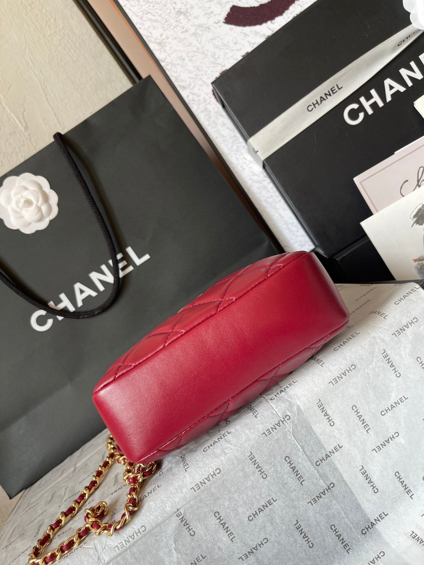 {Style No: 5GZMVTFY} CAMERA BAG 18 IN RED QUILTED LAMBSKIN DOUBLE C GOLD COIN - Image 9