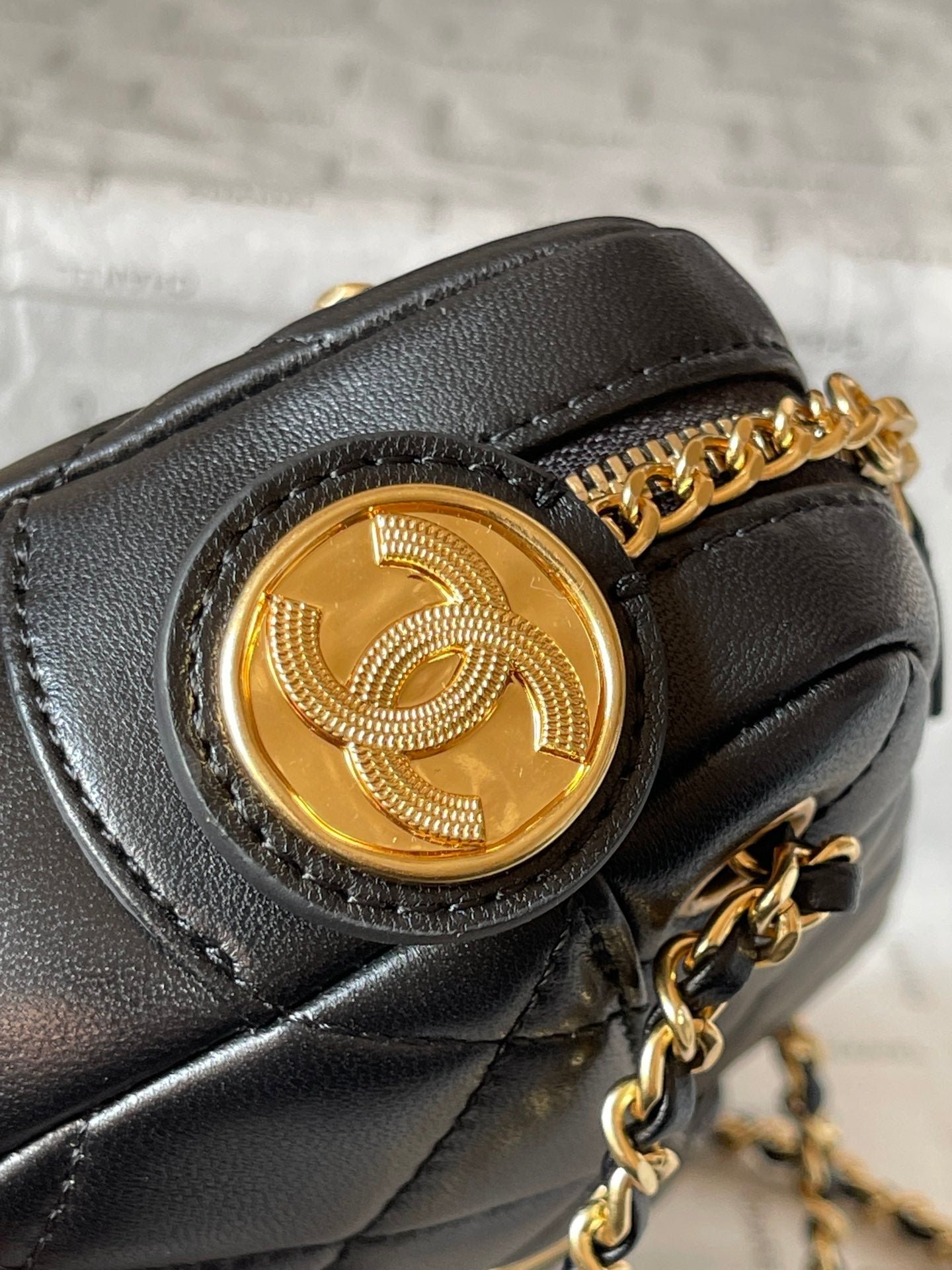 {Style No: F8NESJM6} CAMERA BAG 18 IN BLACK QUILTED LAMBSKIN DOUBLE C GOLD COIN - Image 9