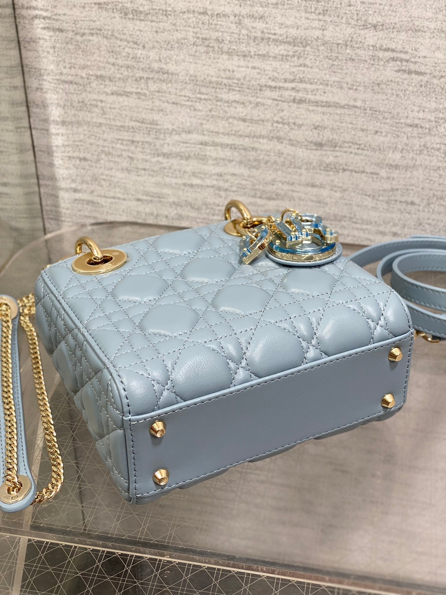 {Style No: KHRHVRMK} LADY MINI BAG 17 IN CERULEAN BLUE LAMBSKIN - Image 5