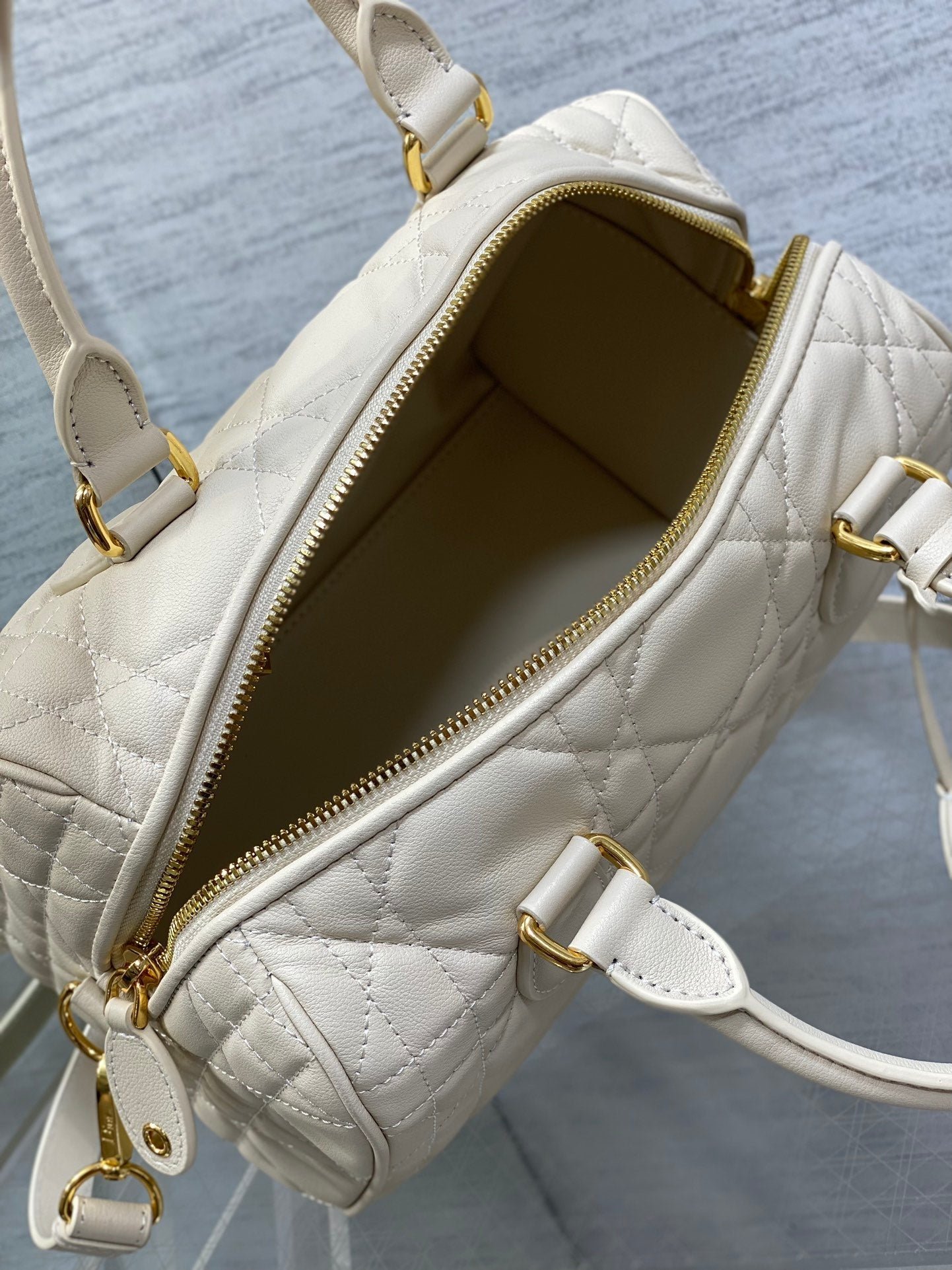 {Style No: UXJT6HS4} GROOVE 25 BAG IN WHITE CREAM LAMBSKIN - Image 9
