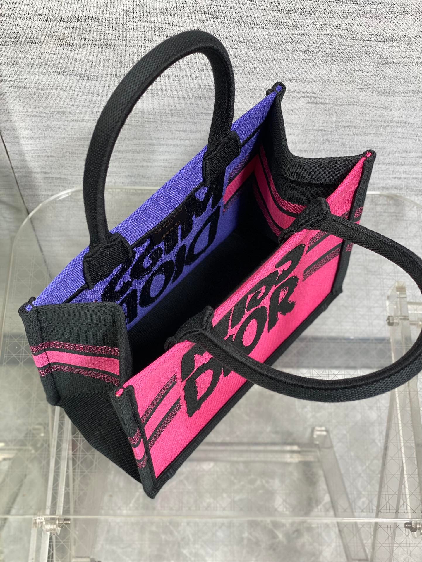 {Style No: Q3VDOWGP} BOOK TOTE 26 CM IN COLORFUL CANVAS 226509 - Image 4