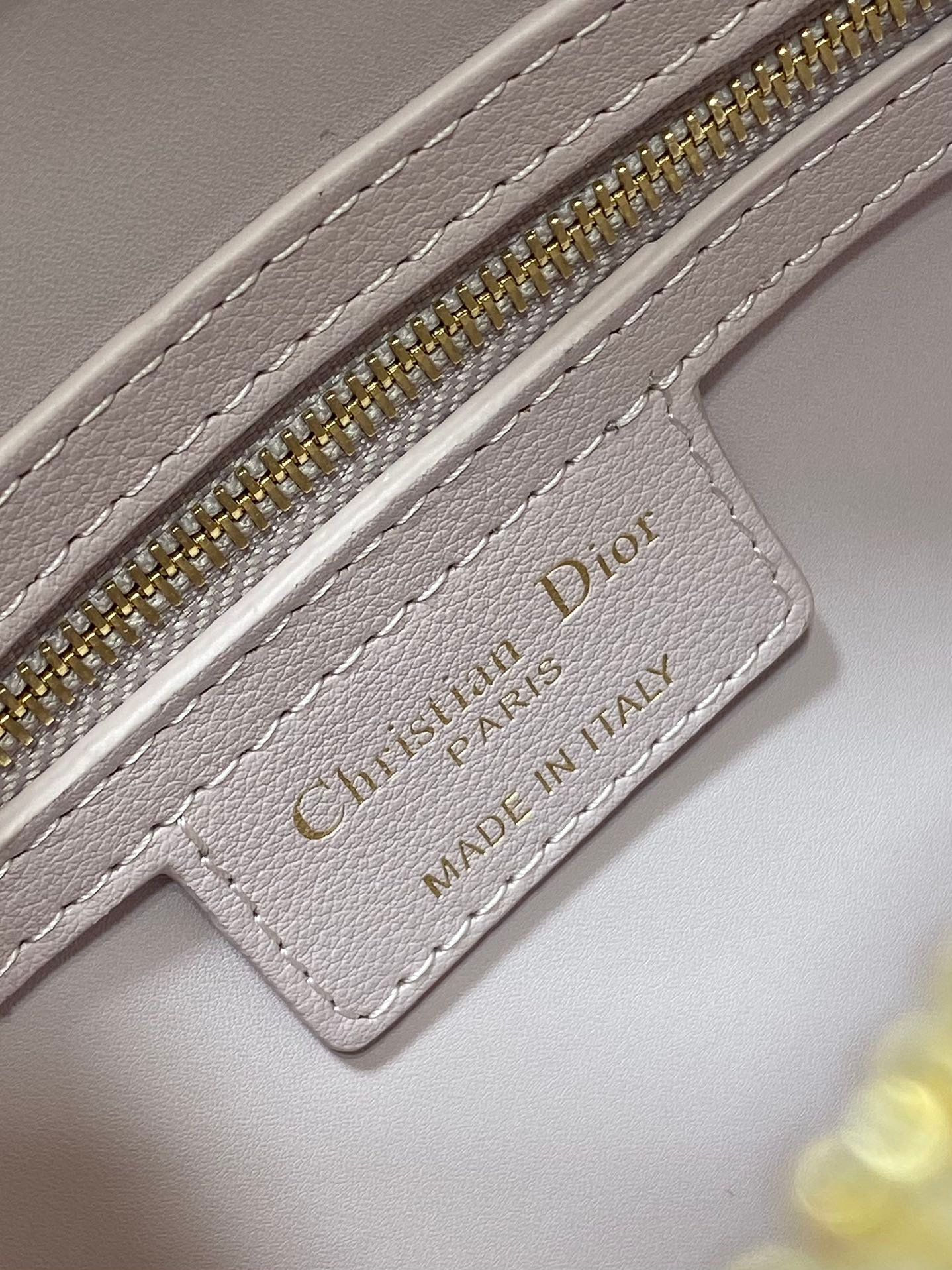 {Style No: 8NNDE3GI} GROOVE 20 BAG IN LIGHT PINK LAMBSKIN - Image 5