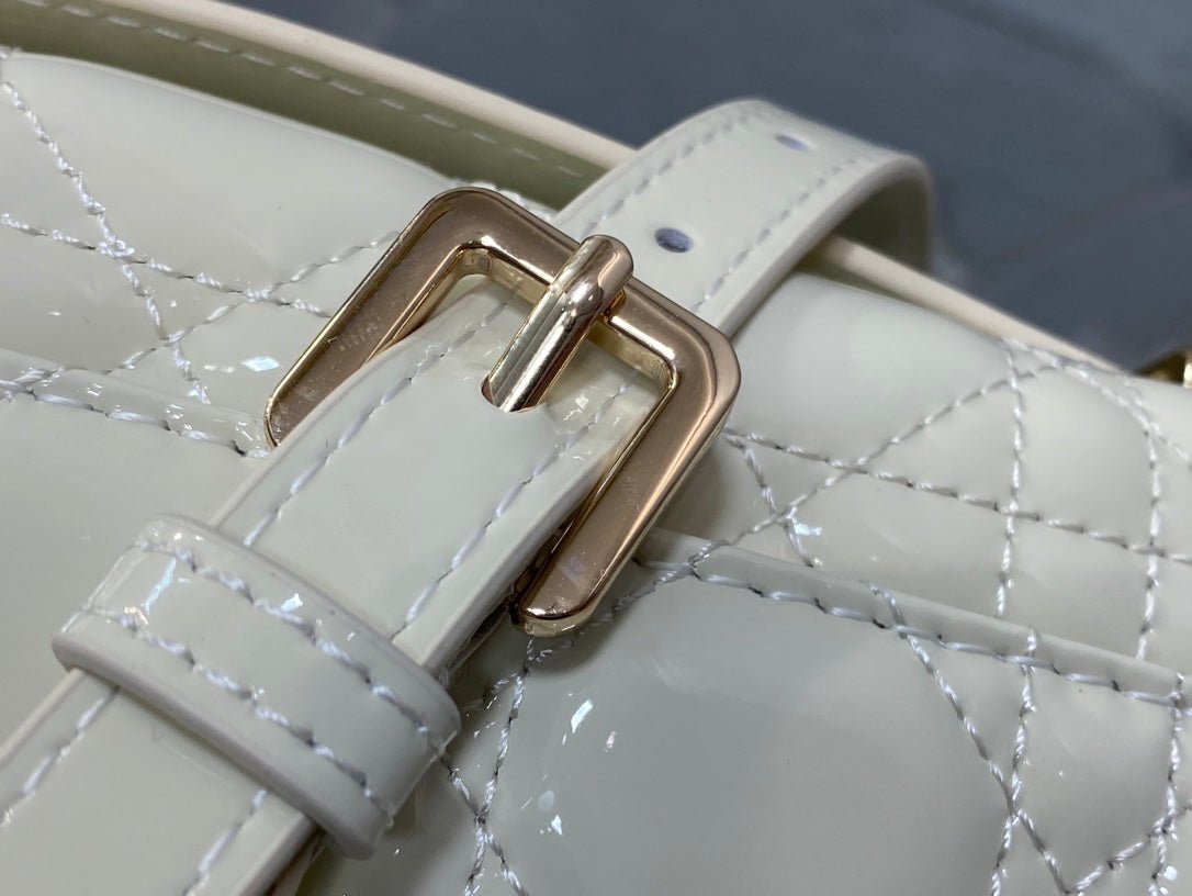 {Style No: P1L5W985} MINI BAG 24 IN WHITE CREAM PATENT CANNAGE CALFSKIN - Image 8