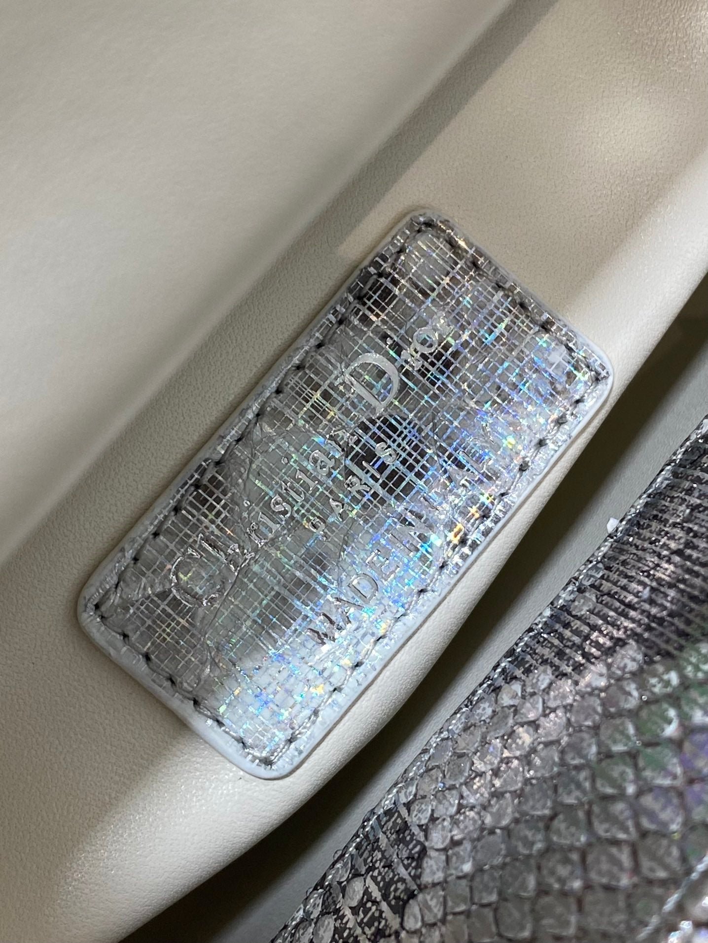 {Style No: OFJFDQWD} MINI 17 LADY BAG IN SILVER SNAKESKIN PATTERN LAMBSKIN - Image 7