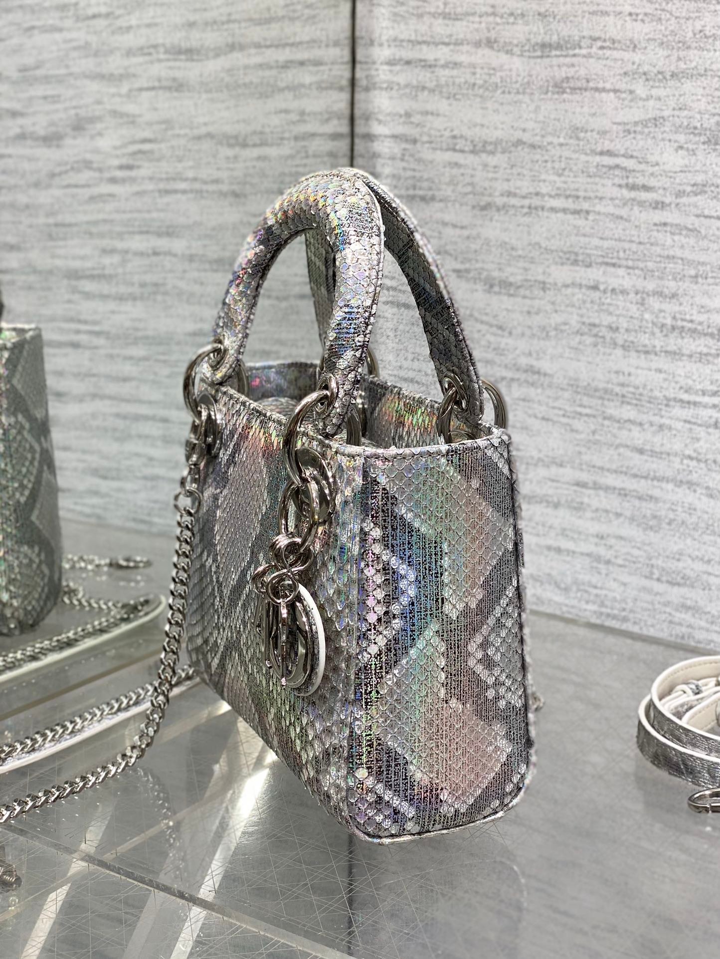 {Style No: OFJFDQWD} MINI 17 LADY BAG IN SILVER SNAKESKIN PATTERN LAMBSKIN - Image 4