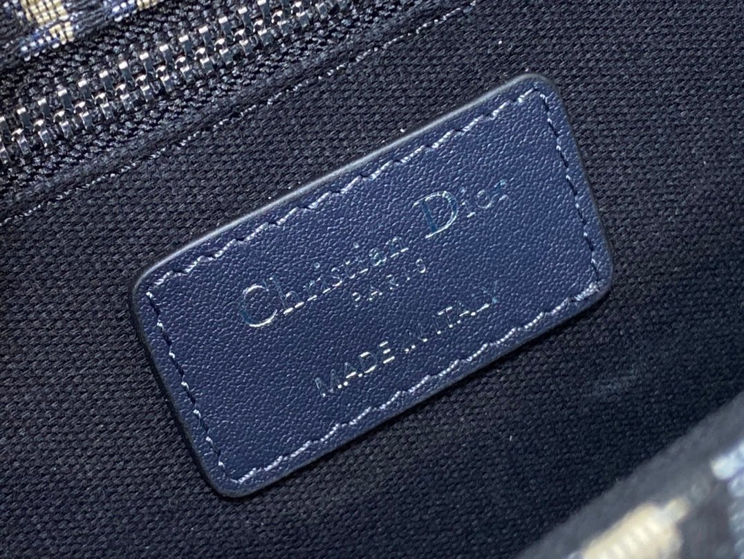 {Style No: Z1HON48D} MONTAIGNE EAST-WEST 24 BAG WITH CHAIN IN NAVY BLUE LAMBSKIN AND MONOGRAM JACQUARD - Image 8