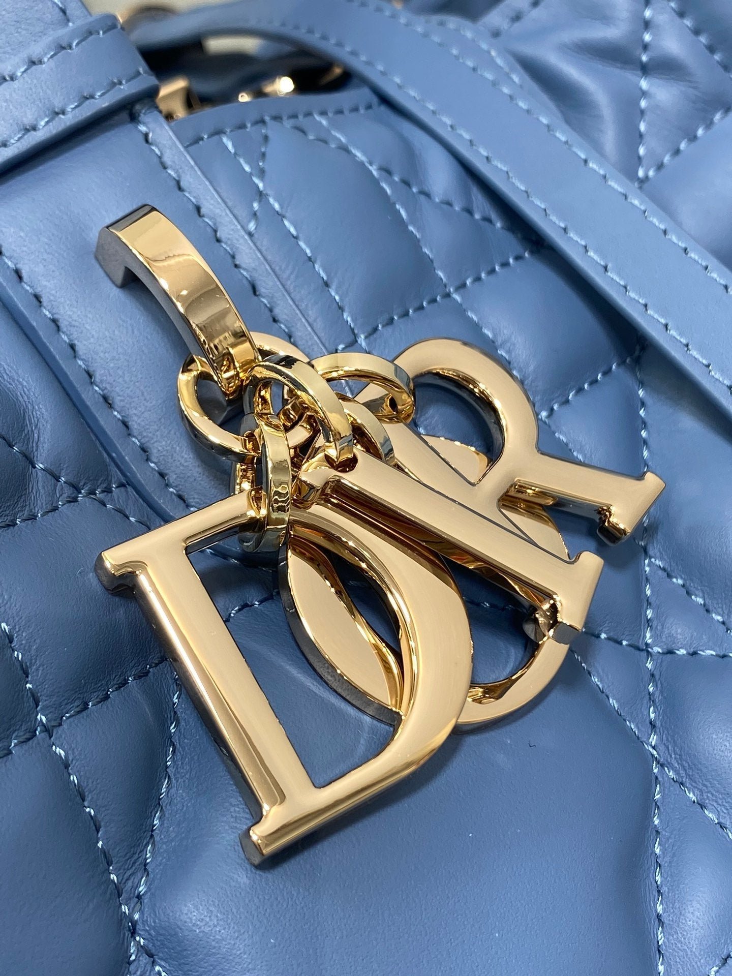 {Style No: HXT54JFJ} ALWAYS MEDIUM 28 BAG IN AZURE BLUE MACROCANNAGE CALFSKIN - Image 8