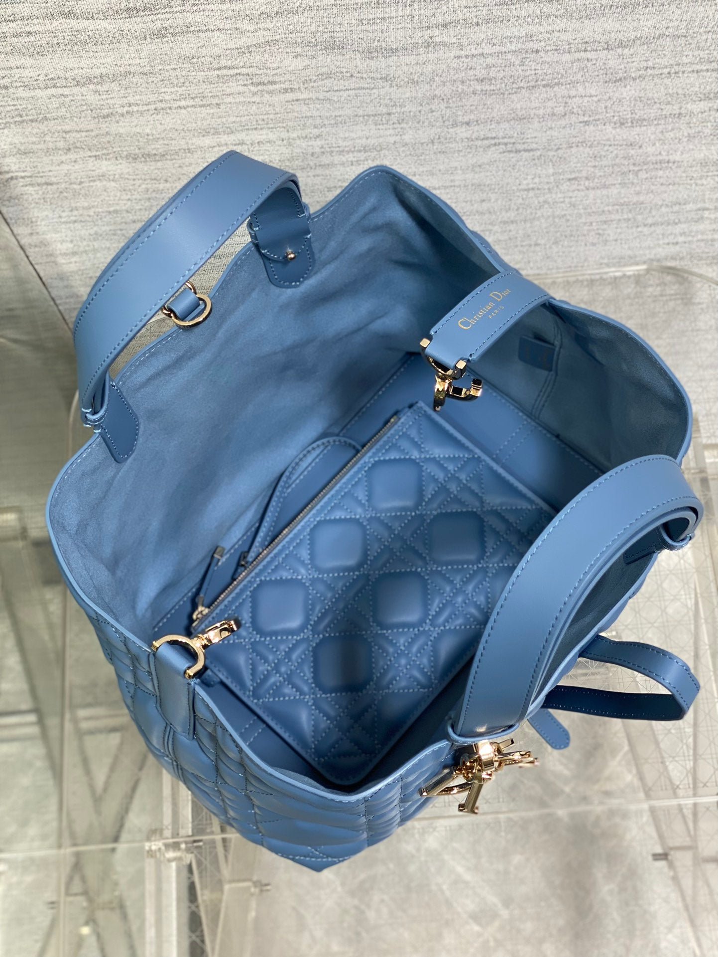 {Style No: HXT54JFJ} ALWAYS MEDIUM 28 BAG IN AZURE BLUE MACROCANNAGE CALFSKIN - Image 5