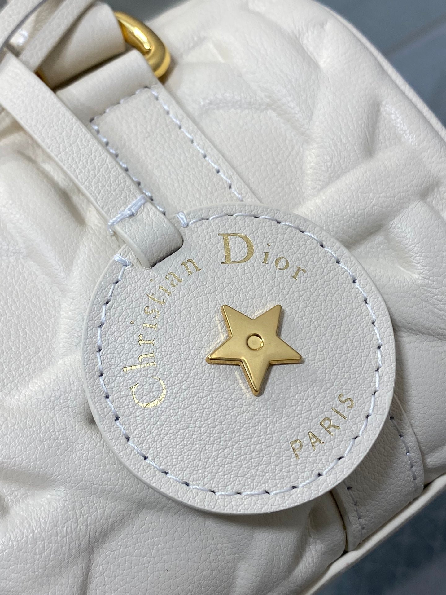 {Style No: A4MLCEY3} GROOVE 17 BAG IN WHITE CREAM MACROCANNAGE CALFSKIN WITH GOLD HARDWARE - Image 5