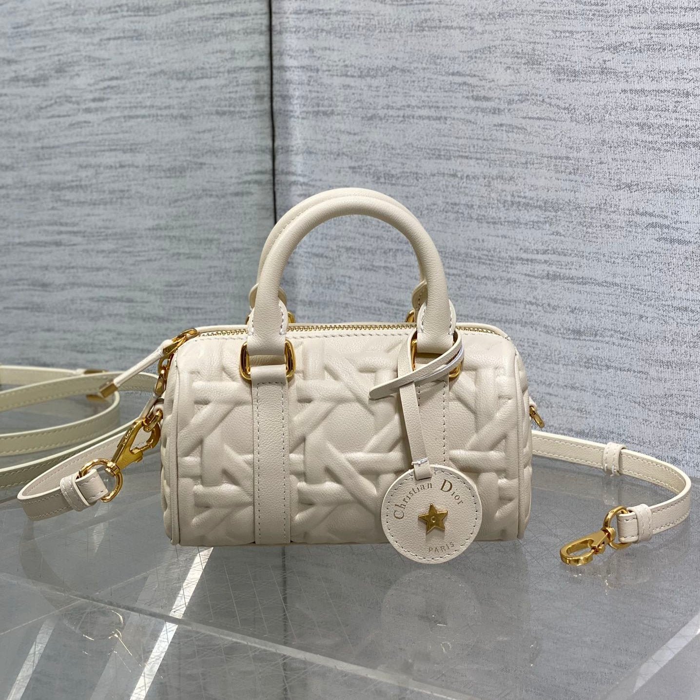 {Style No: A4MLCEY3} GROOVE 17 BAG IN WHITE CREAM MACROCANNAGE CALFSKIN WITH GOLD HARDWARE