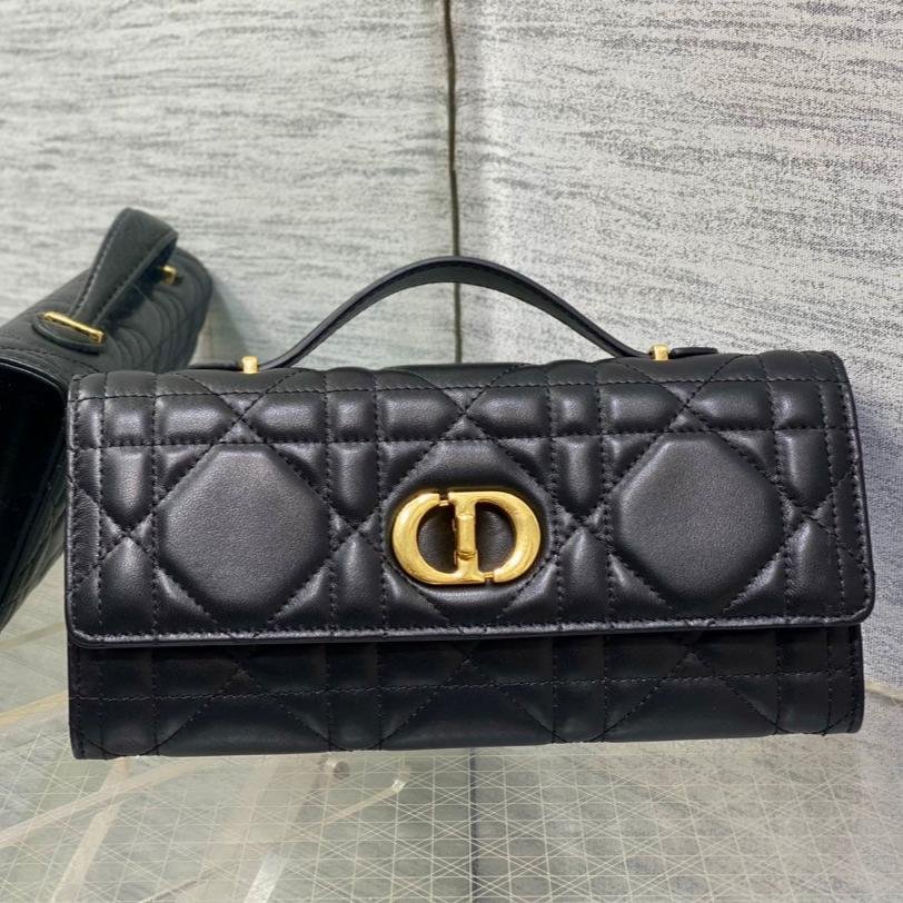 {Style No: 17R6WT3T} MISS CARO TOP HANDLE POUCH 24 IN BLACK MACROCANNAGE LAMBSKIN