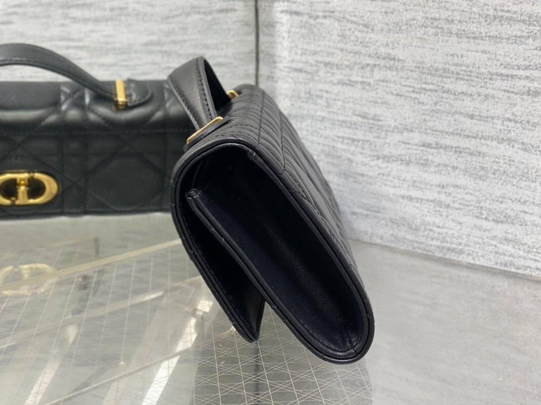 {Style No: 17R6WT3T} MISS CARO TOP HANDLE POUCH 24 IN BLACK MACROCANNAGE LAMBSKIN - Image 4