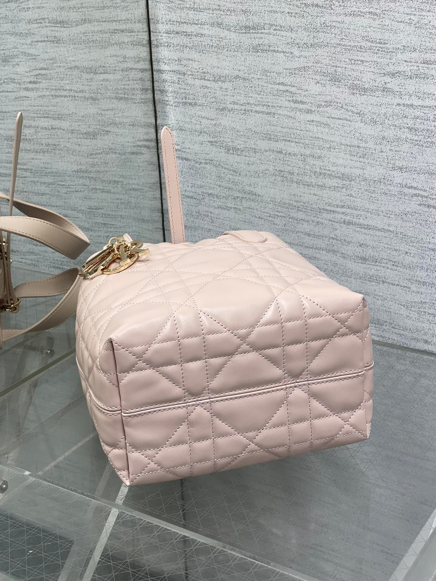 {Style No: LLZFYR1A} DIOR 25S ALWAYS MINI BAG 16 IN LIGHT PINK MACROCANNAGE CALFSKIN GOLD HARDWRE - Image 8