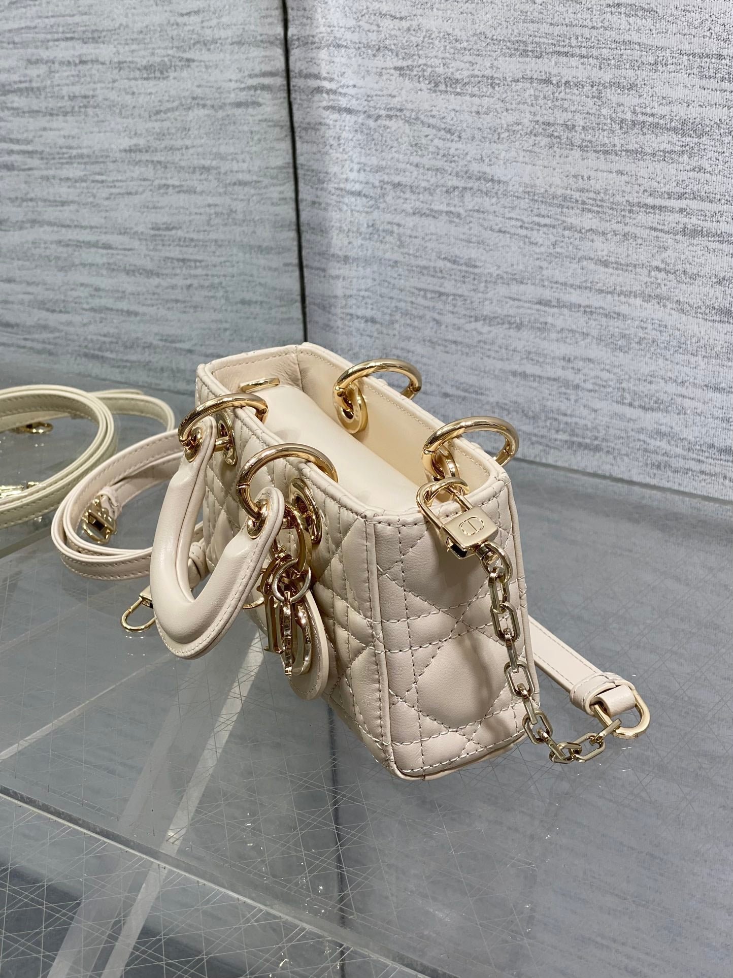 {Style No: APIHPQRL} DIOR 25S MICRO LADY D-JOY 16 IN BEIGE LAMBSKIN GOLD HARDWRE - Image 4