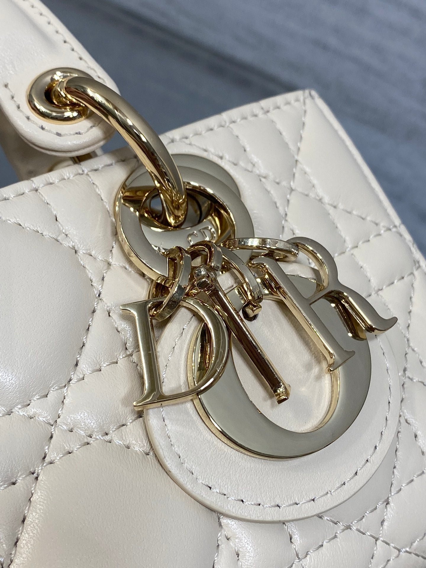 {Style No: I4H6Y1I3} DIOR 25S MICRO LADY D-JOY 16 IN BEIGE LAMBSKIN GOLD HARDWARE - Image 3