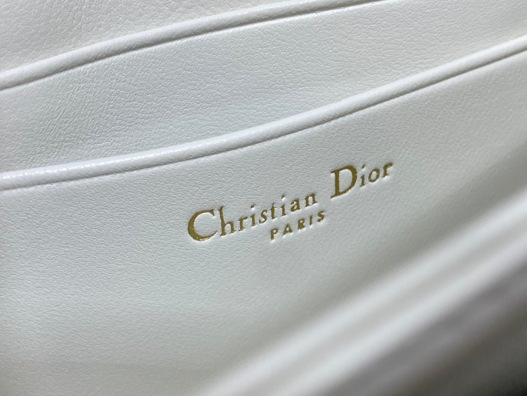 {Style No: KKOHKA9L} DIOR 25S DIOR TALK PHONE POUCH 21 IN WHITE CANNAGE LAMBSKIN SILVER HARDWRE - Image 9