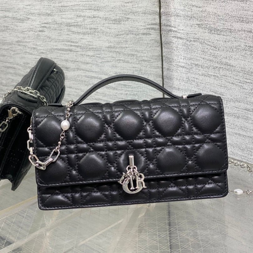 {Style No: WEG4DW7D} DIOR 25S DIOR TALK PHONE POUCH 21 IN BLACK CANNAGE LAMBSKIN SILVER HARDWARE
